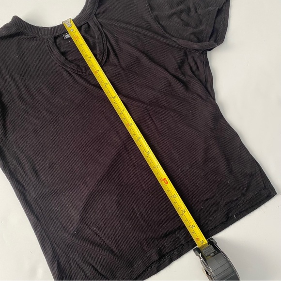 Timing | Women's Black Top Size L - Picture 4 of 7